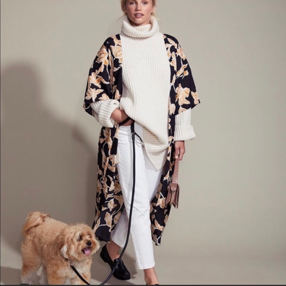 Maison Du Soir Black Floral Robe